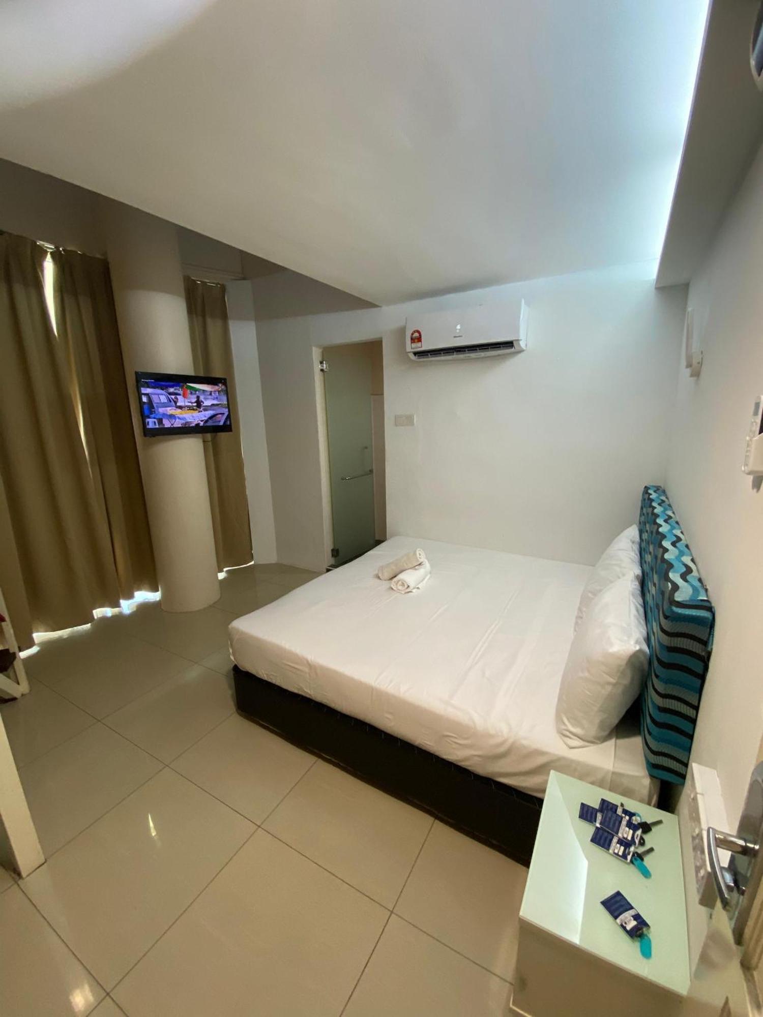 Pillows Plus Kota Damansara Exterior foto